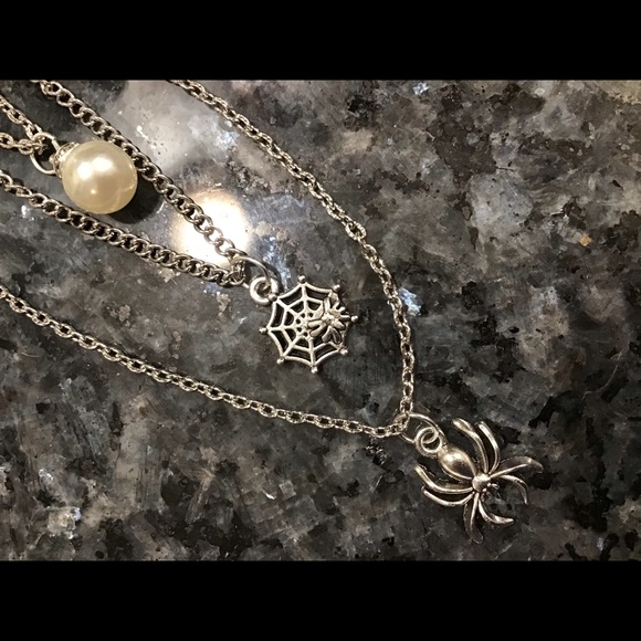 Silver hair clip spider and web Halloween chains - Picture 7 of 15